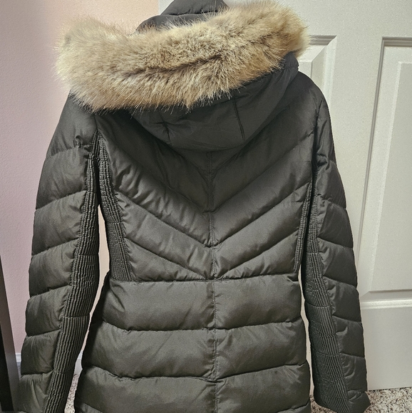 Michael Kors Women's Army Green Quilted Jacket with Faux Fur Hood - Picture 9 of 16